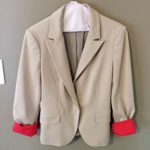 Express Cream with Pink Lining Stretch Blazer 6R